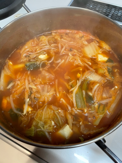 冷たいビールと♫夏のおつまみ辛い肉無しキムチスープ