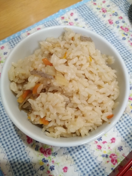 のせて炊くだけ♪簡単！鷄肉とえのきの炊き込みご飯