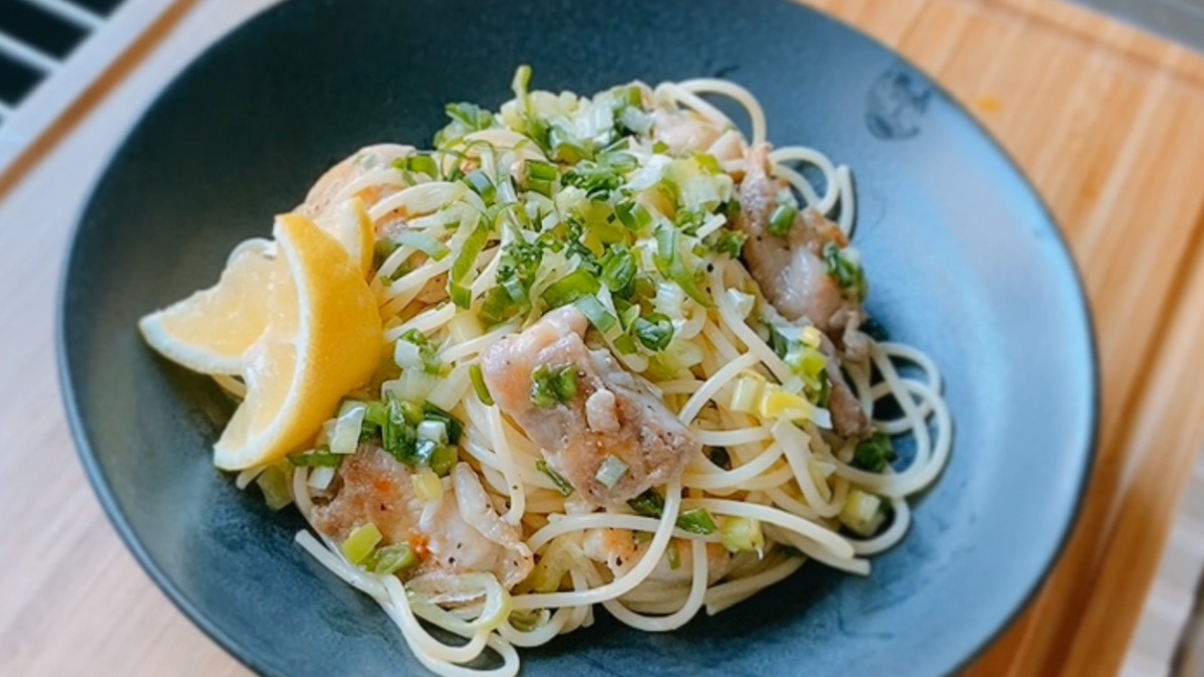 あと混ぜチキンのネギ塩パスタ