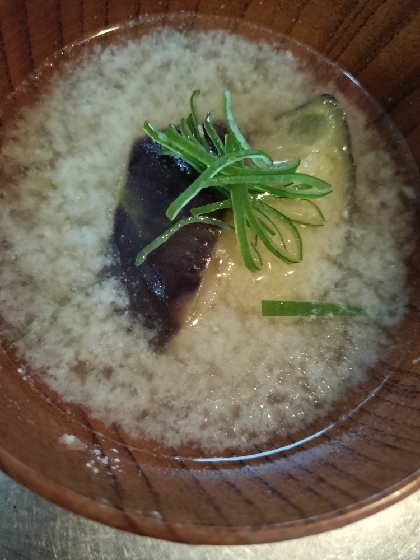 揚げ茄子とねぎの味噌汁（液体みそ）
