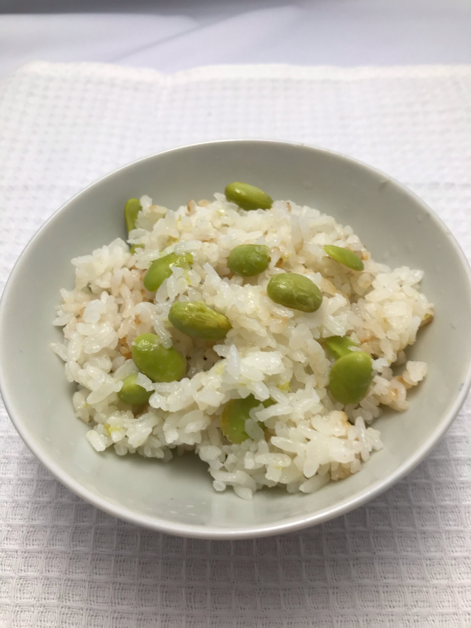 昆布茶で味付け！おこげも美味しい！枝豆ごはん