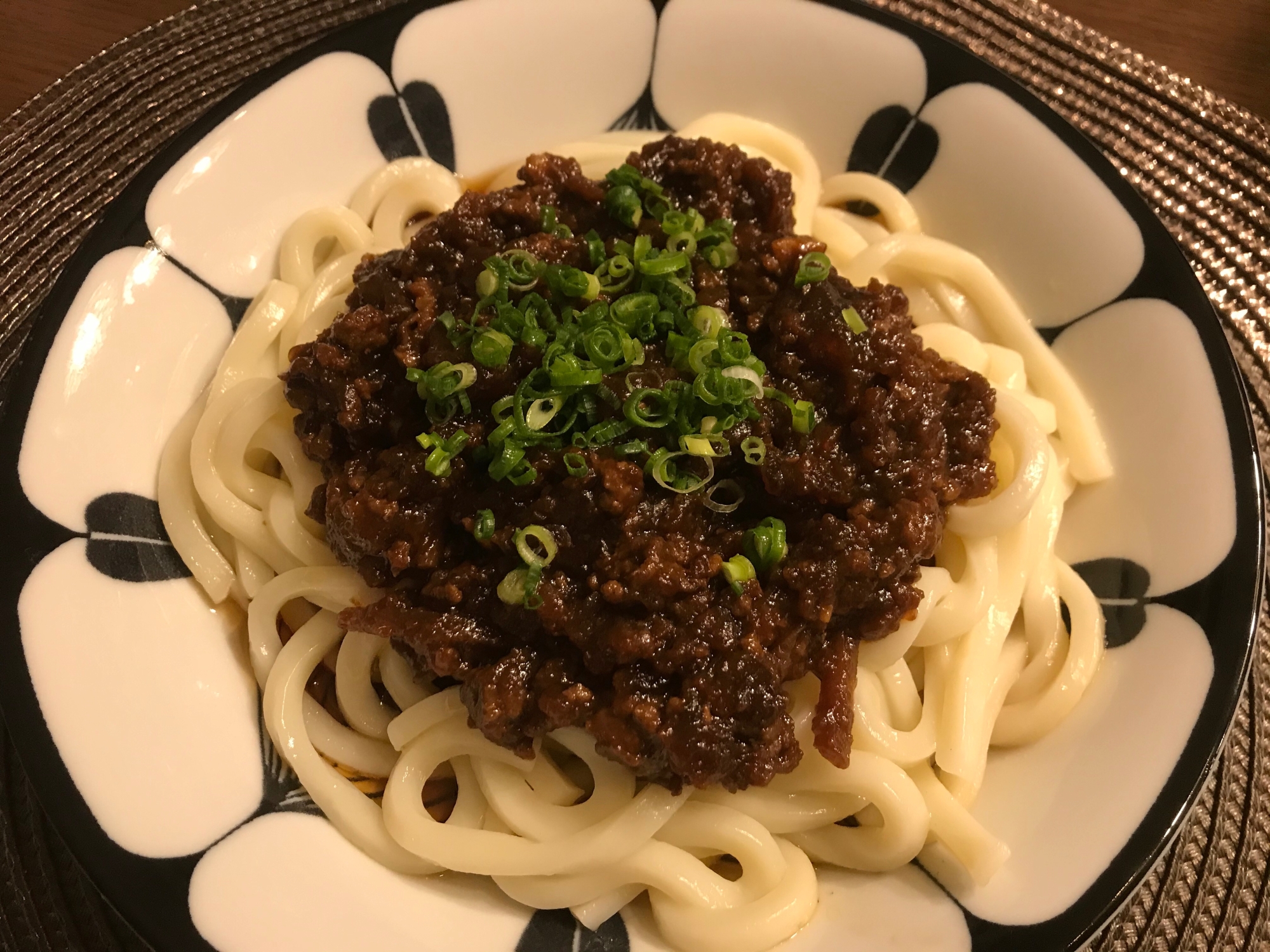 ★うどんでジャージャー麺★