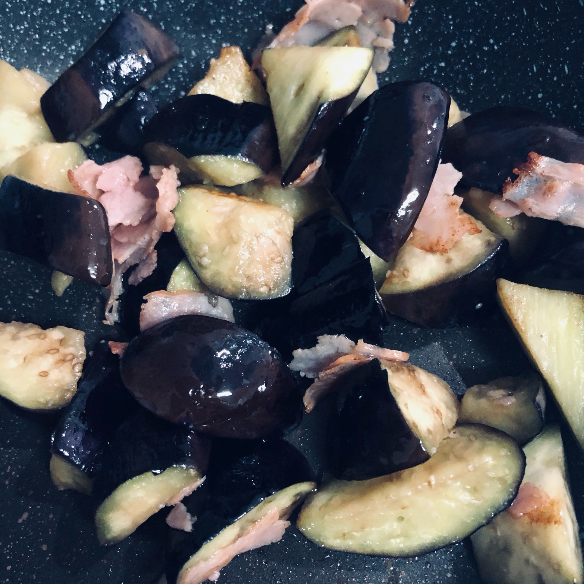 茄子とベーコン炒め！