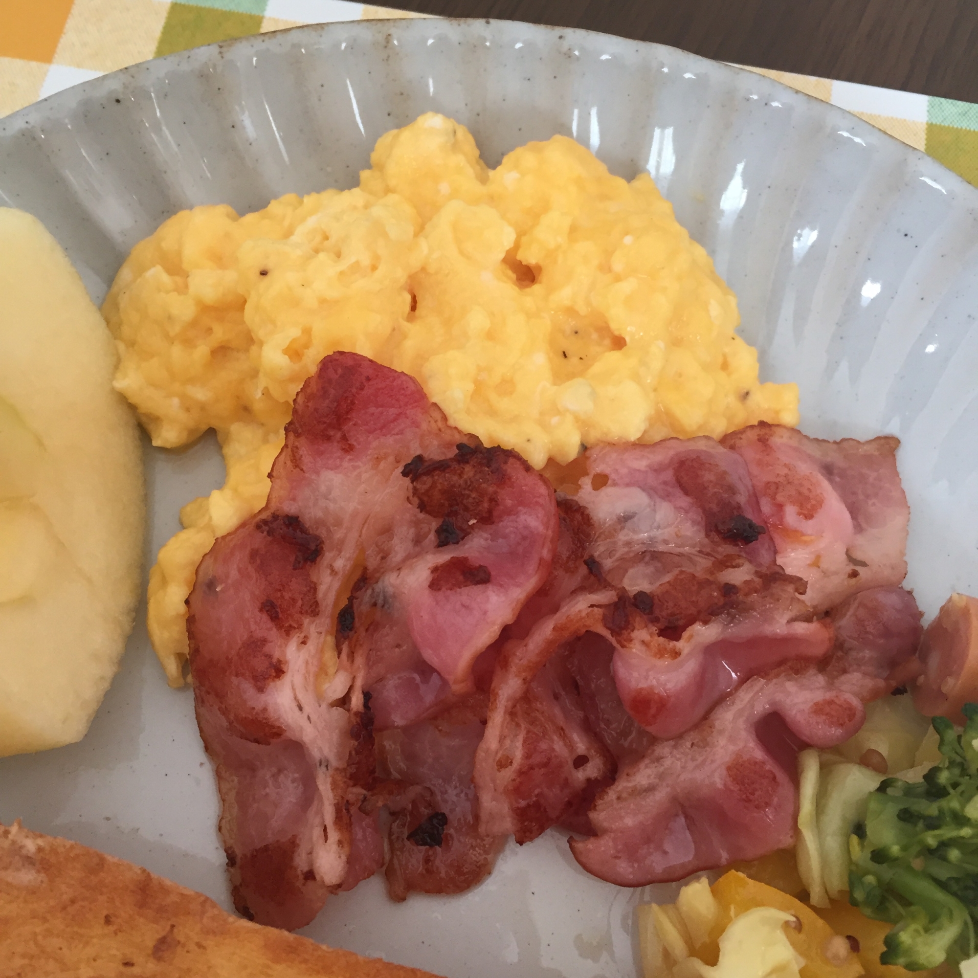 朝食に♫ベーコン＆スクランブルエッグ