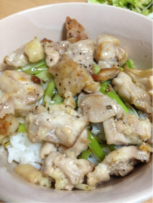 鶏もも肉と長葱の塩だれ丼 レシピ 作り方 By ちったりった 楽天レシピ 鶏もも肉と長葱の塩だれ丼 レシピ 作り方 By ちったりった 楽天レシピ