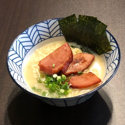 豚骨ラーメン