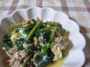 味付けは魚醤だけ★豚肉と小松菜と卵の炒めもの