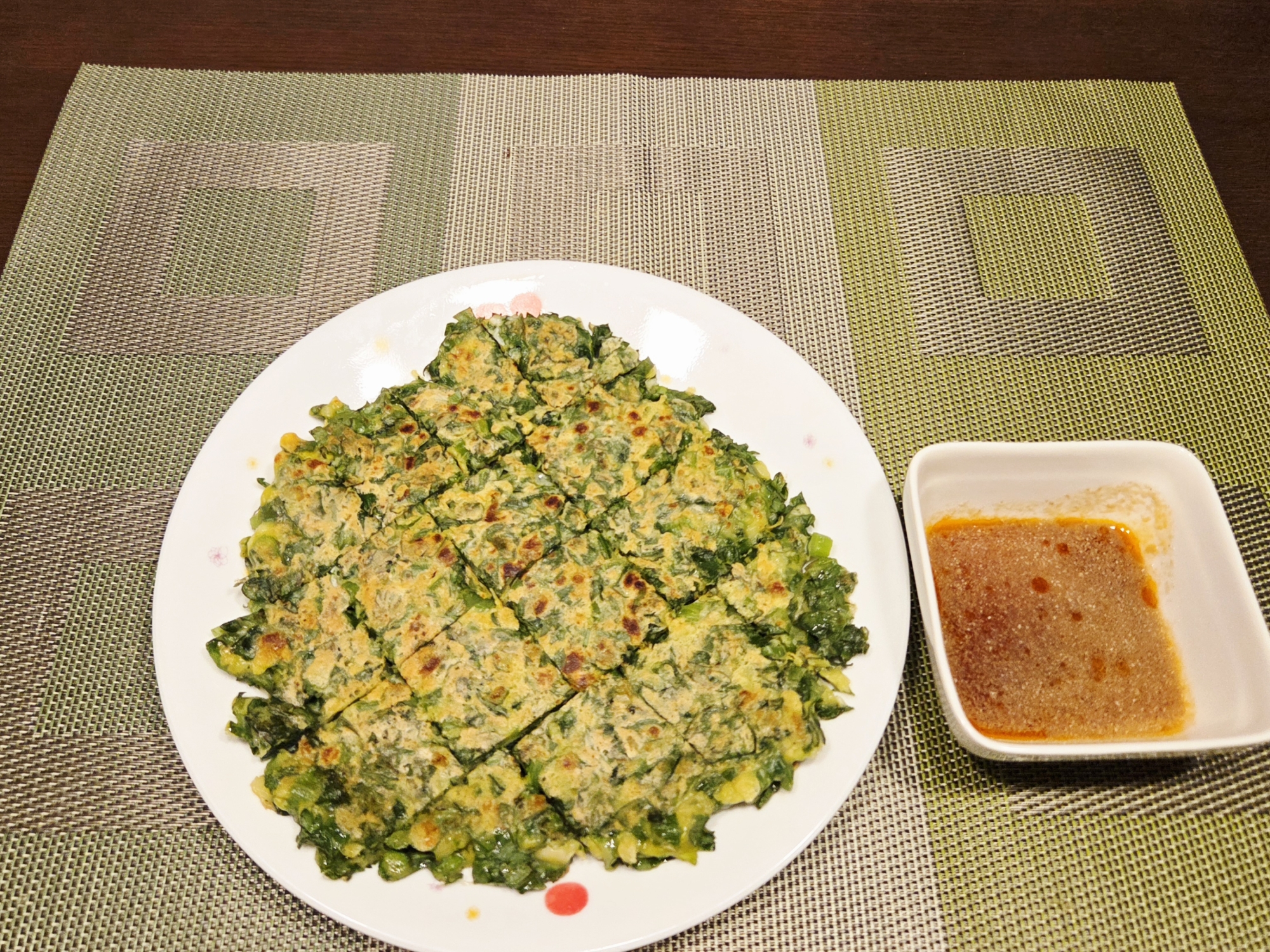 お野菜たっぷり！春菊とチーズのチヂミ