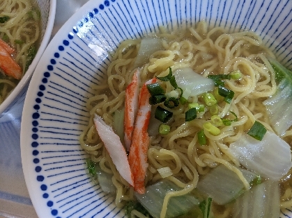 白菜とカニカマの醤油ラーメン