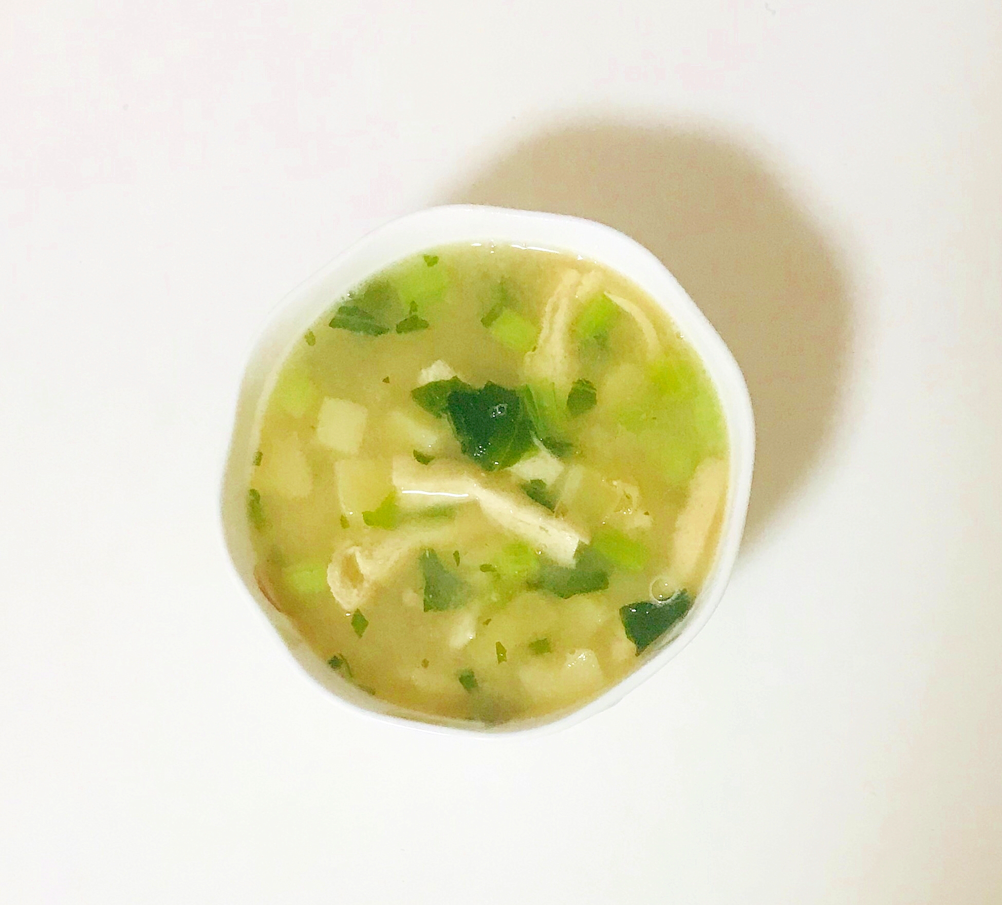 小松菜とジャガイモの油揚げ味噌汁