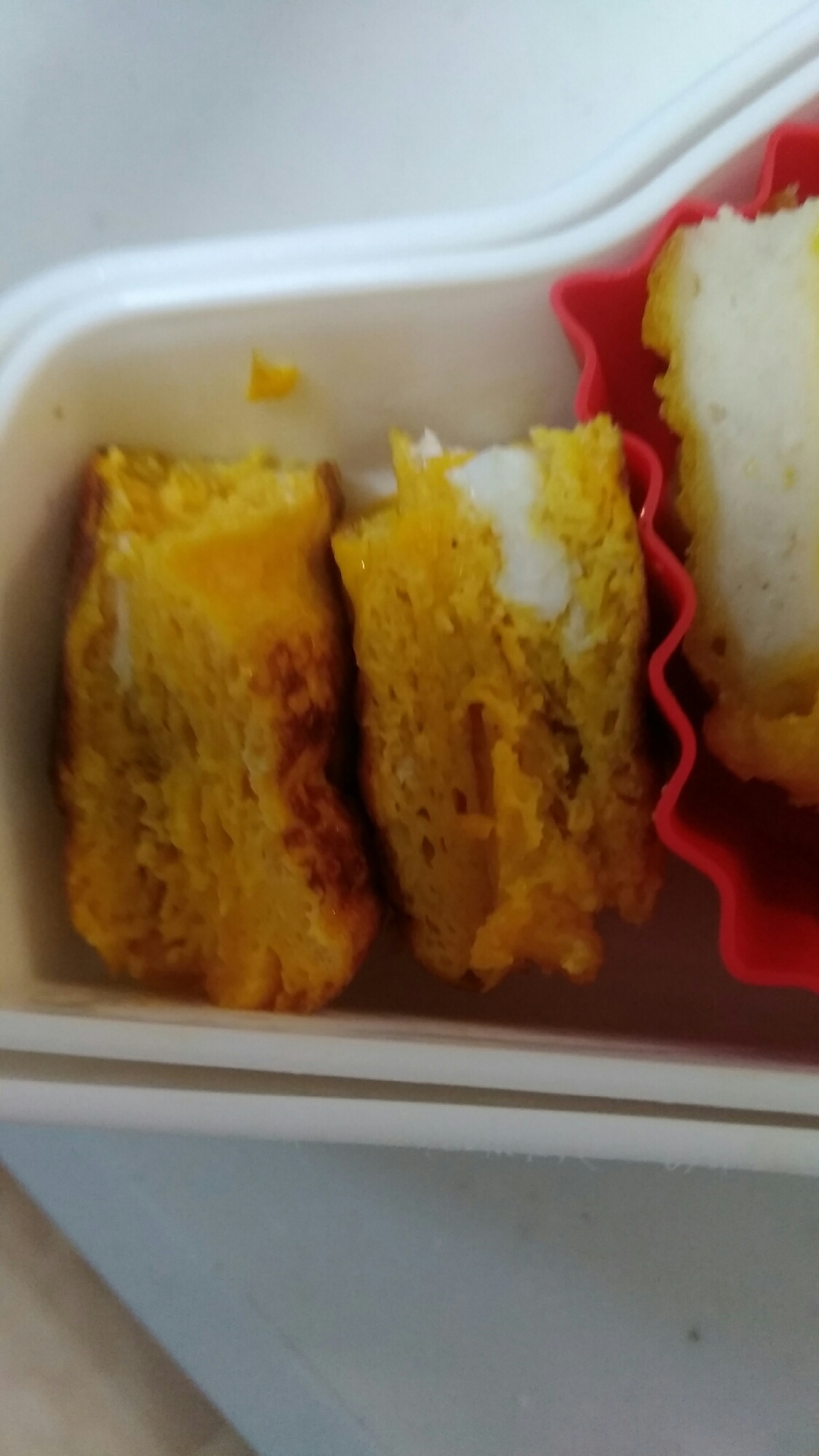 お弁当に厚焼き卵