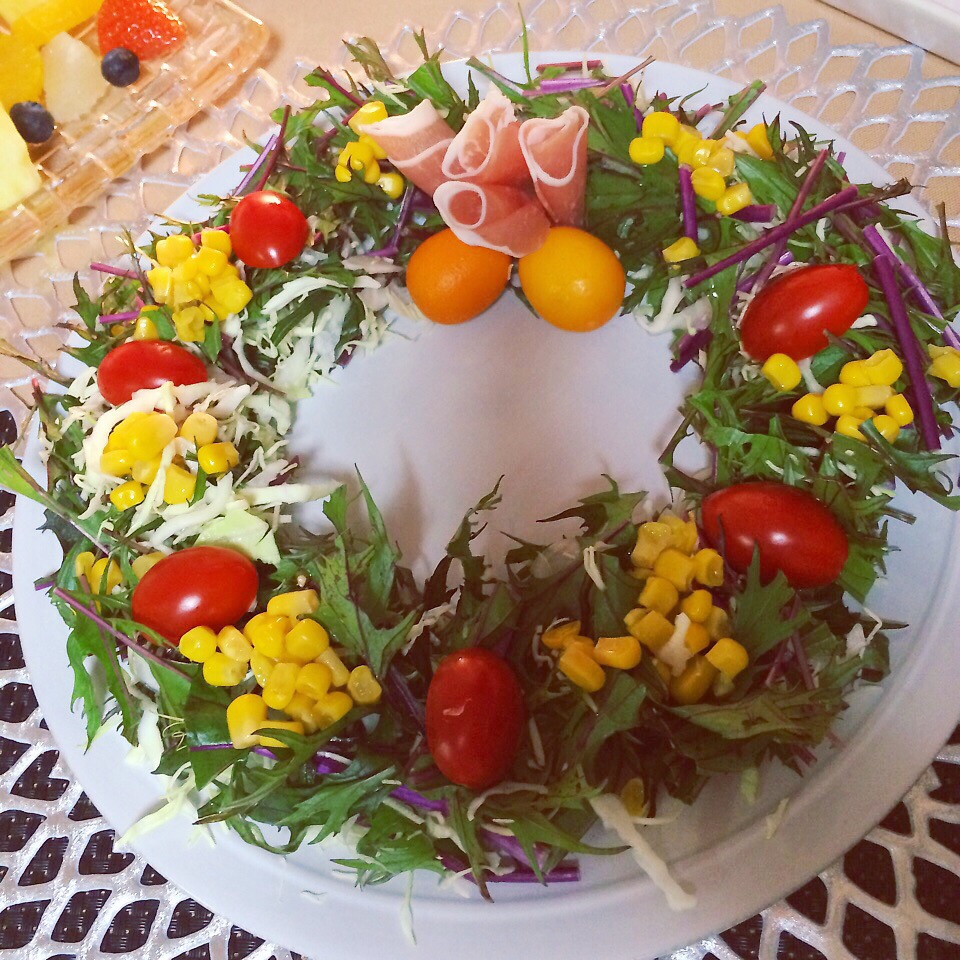 クリスマスにぴったりリースサラダ レシピ 作り方 By 食いしん坊ともりん 楽天レシピ