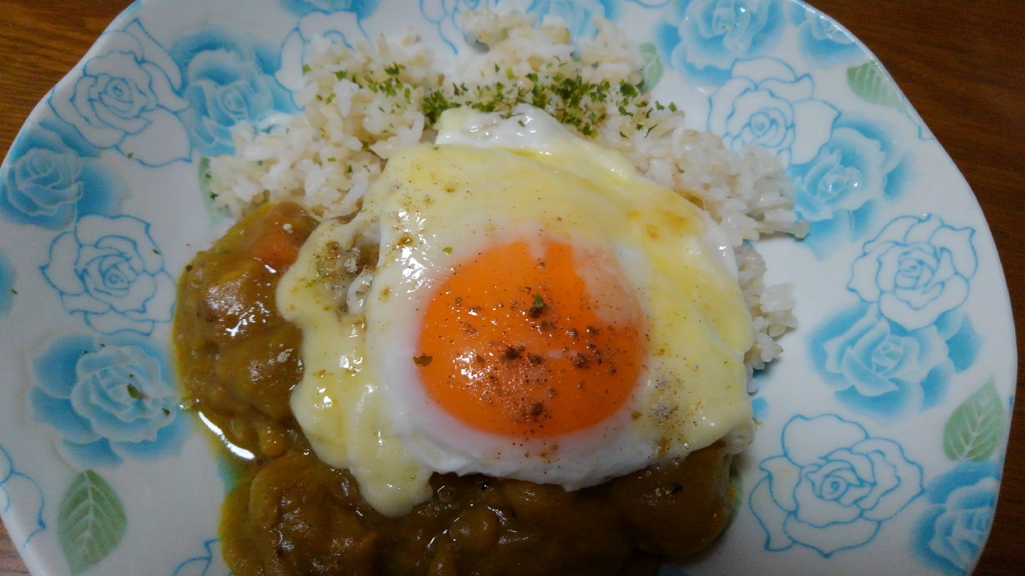 目玉焼きチーズカレーライス