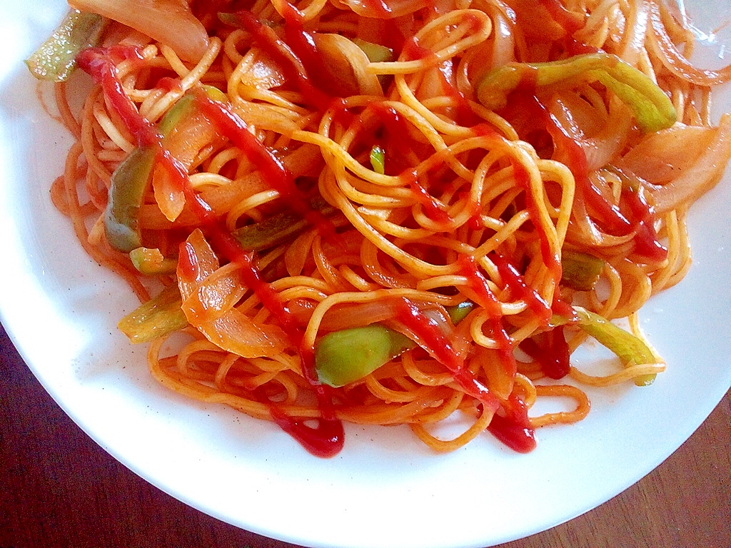 具は野菜だけ焼きそばナポリタン