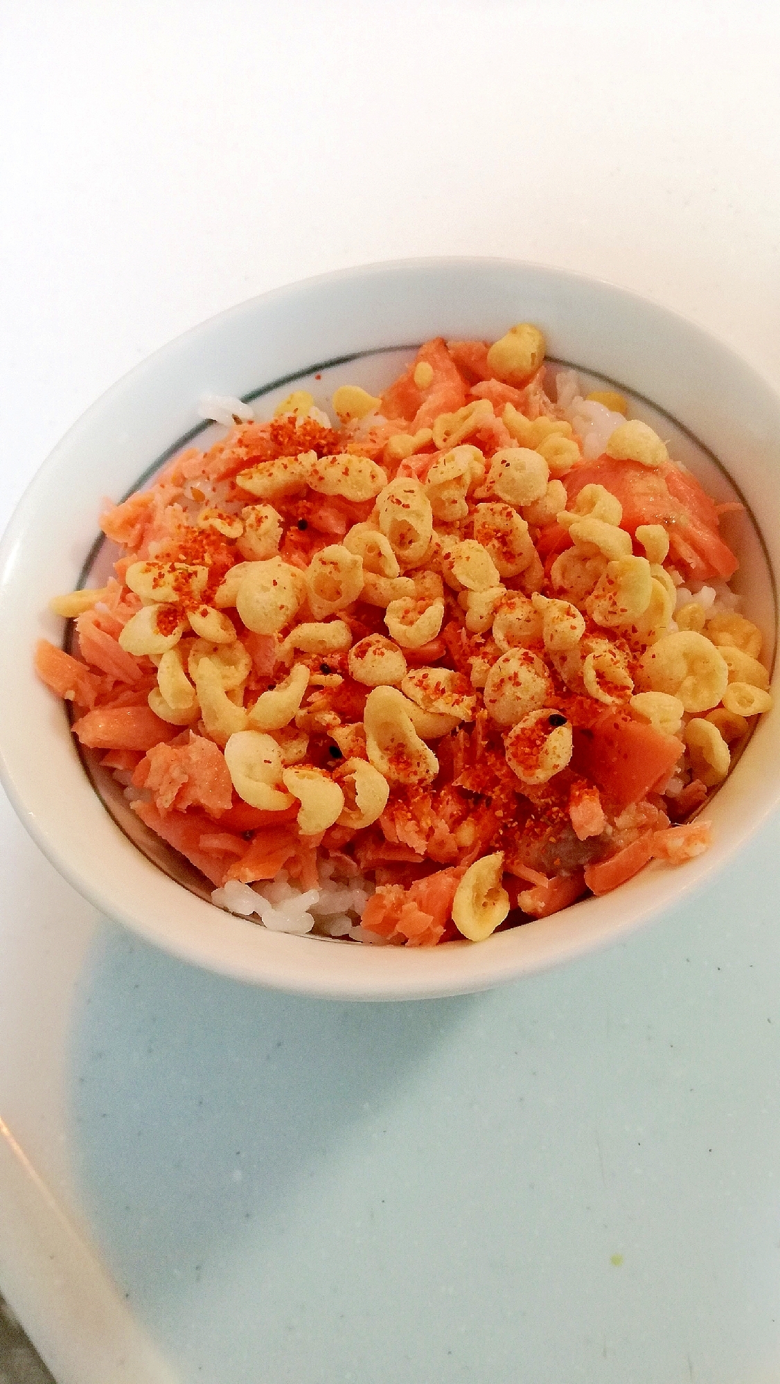 ピリ辛　鮭と揚げ玉のご飯