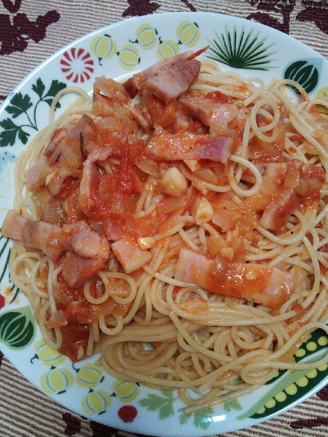 にんにくたっぷり完熟トマトスパゲティー
