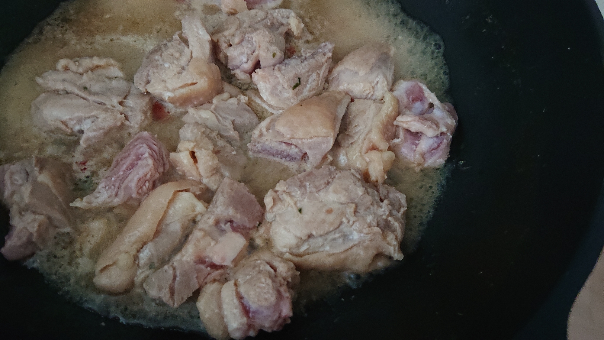 鳥豚コラボ！豚骨鶏肉炒め煮