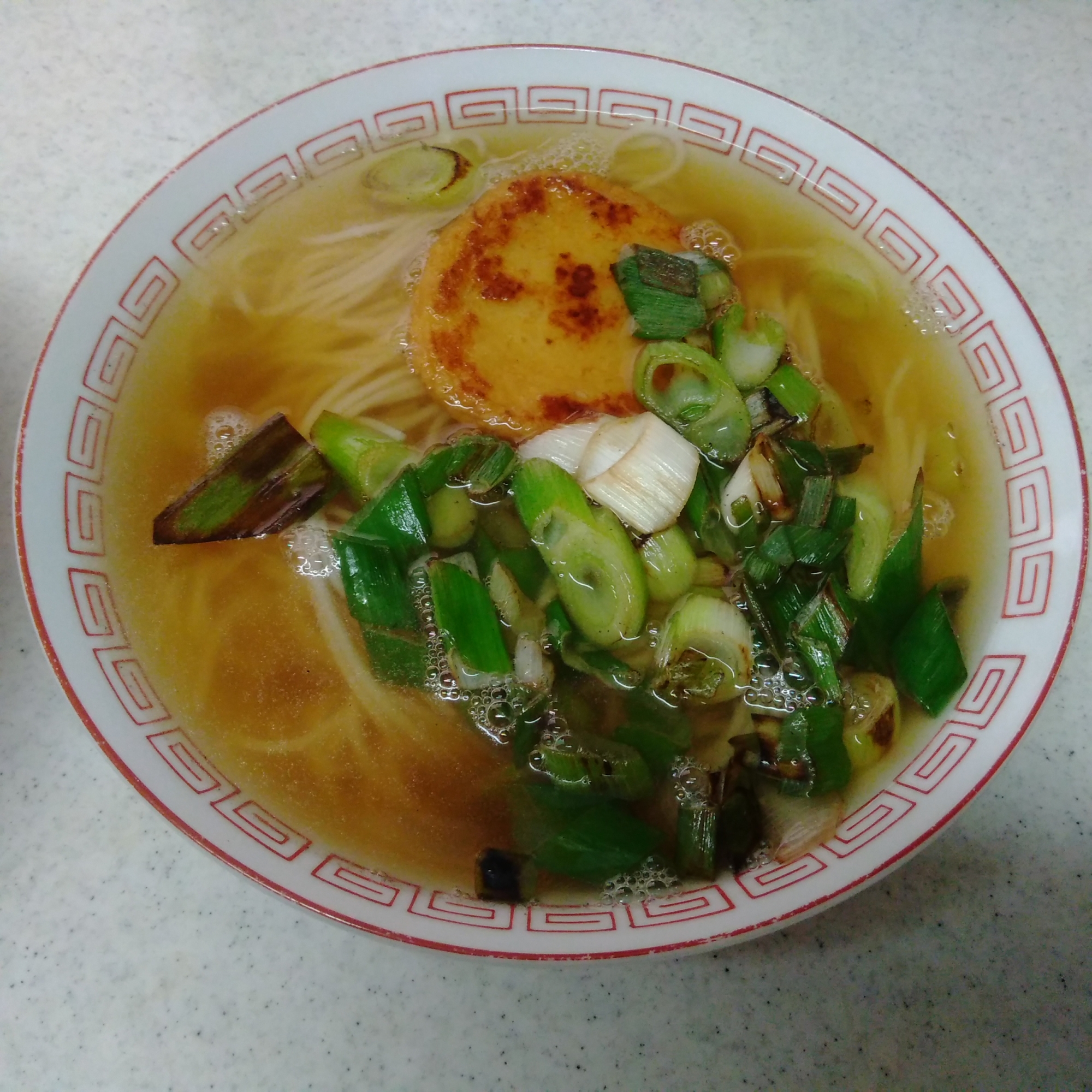 平天と焦がし葱の醤油ラーメン風にゅうめん