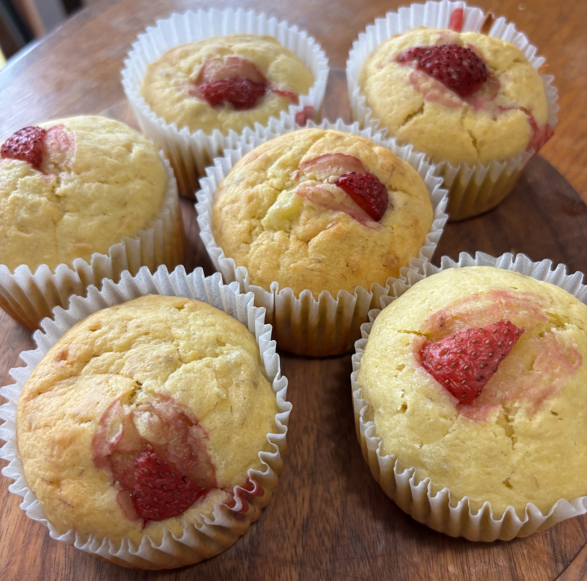 HMで簡単！いちごとバナナのカップケーキ