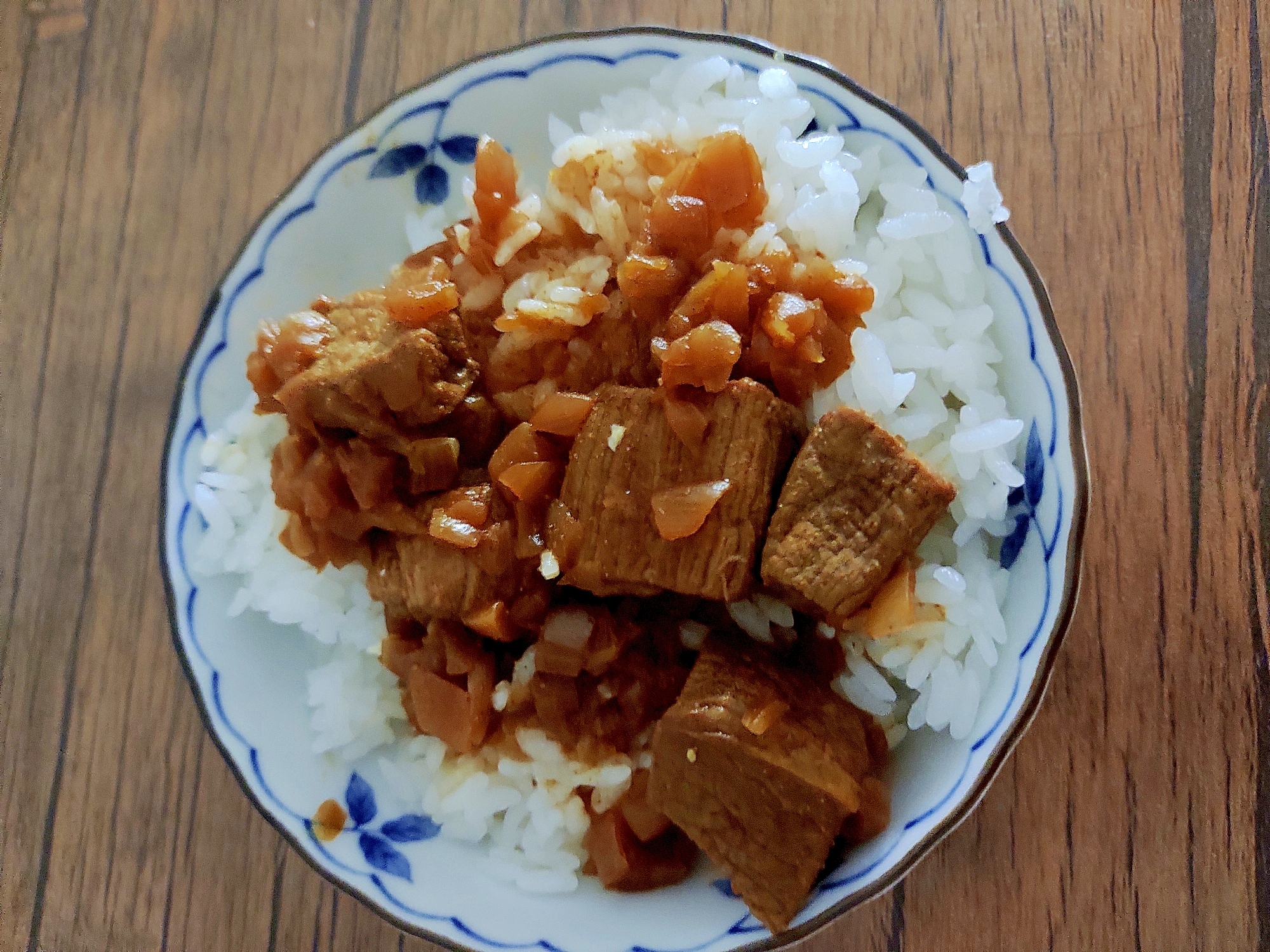 牛肉と玉ねぎのカレー丼