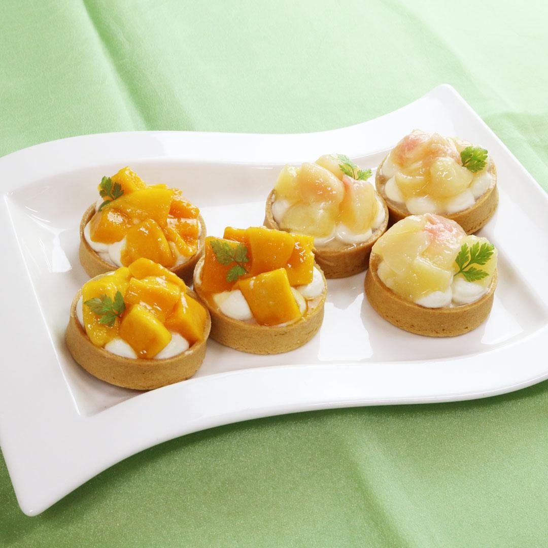 フルーツ＆ソースを使った2種のクリームチーズタルト