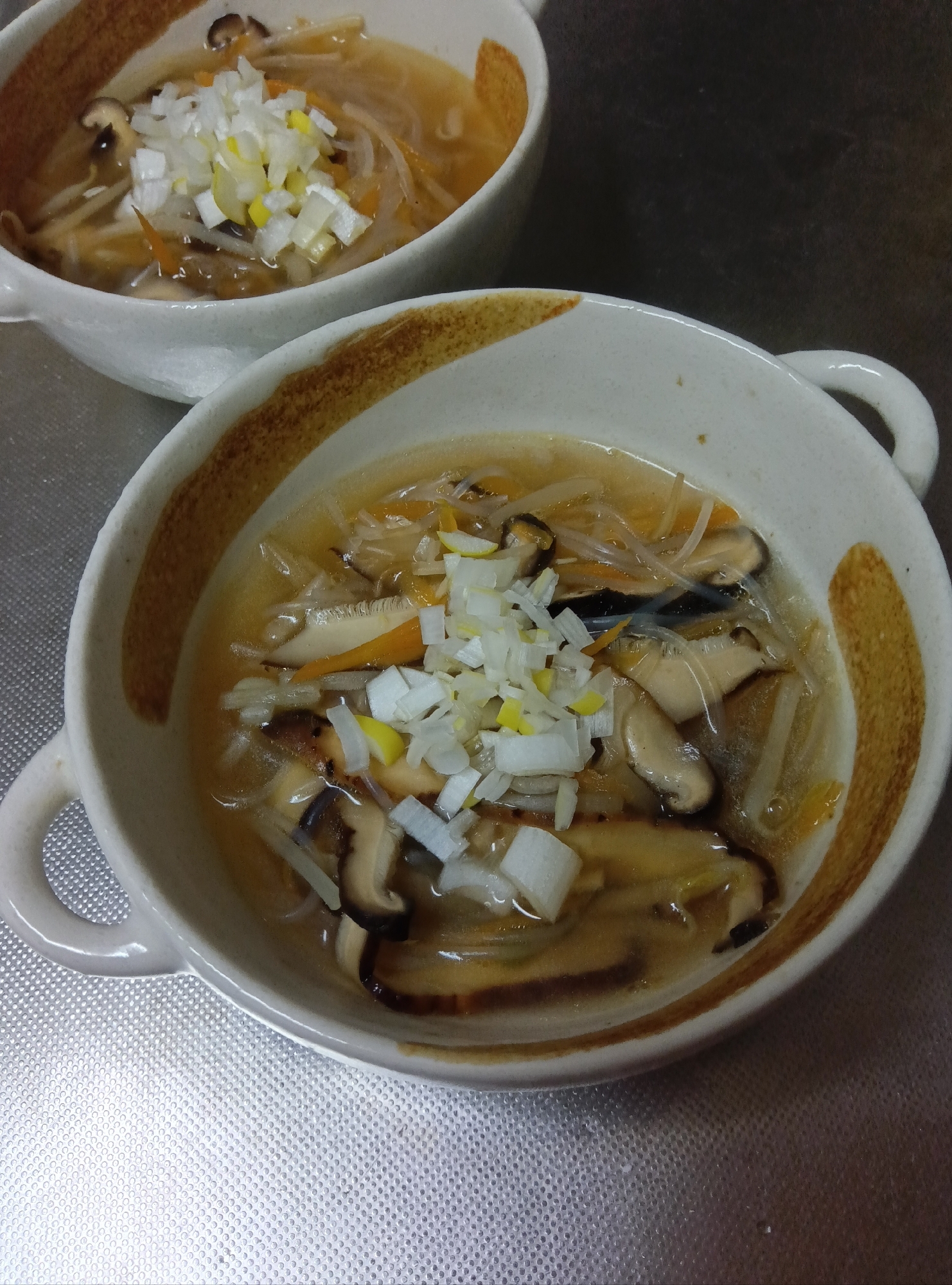 春雨 もやし 干し椎茸のスープ