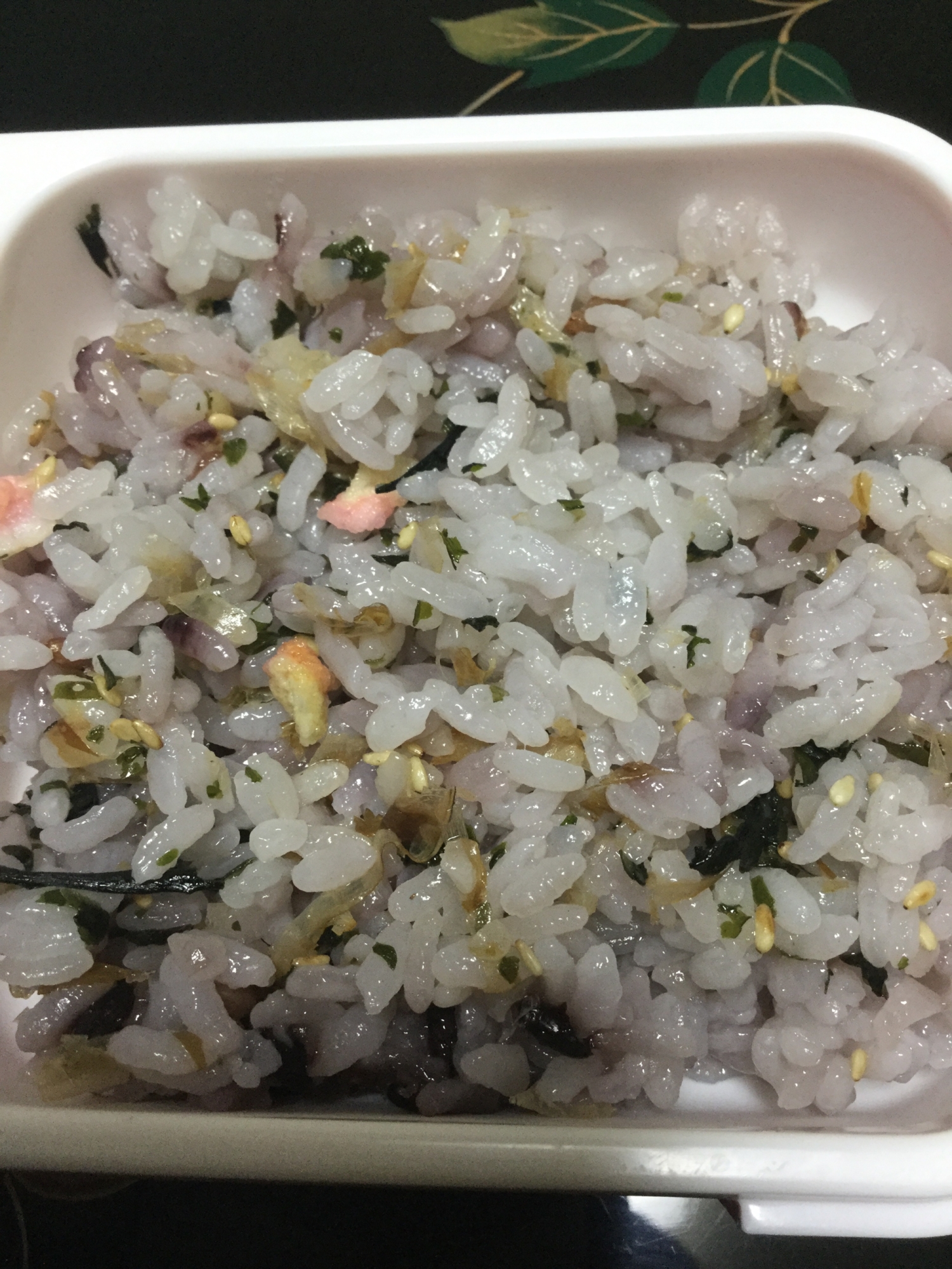 かまぼことわかめの混ぜ御飯