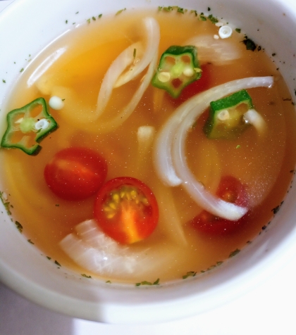 オクラとトマトのスープ