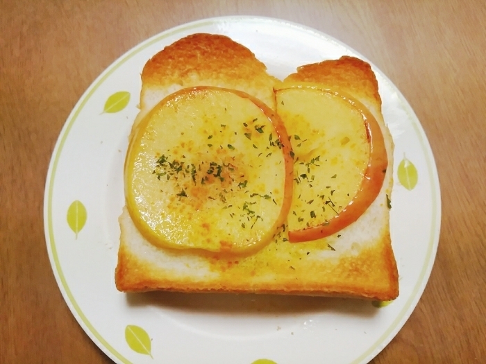 焼き林檎シナモントースト