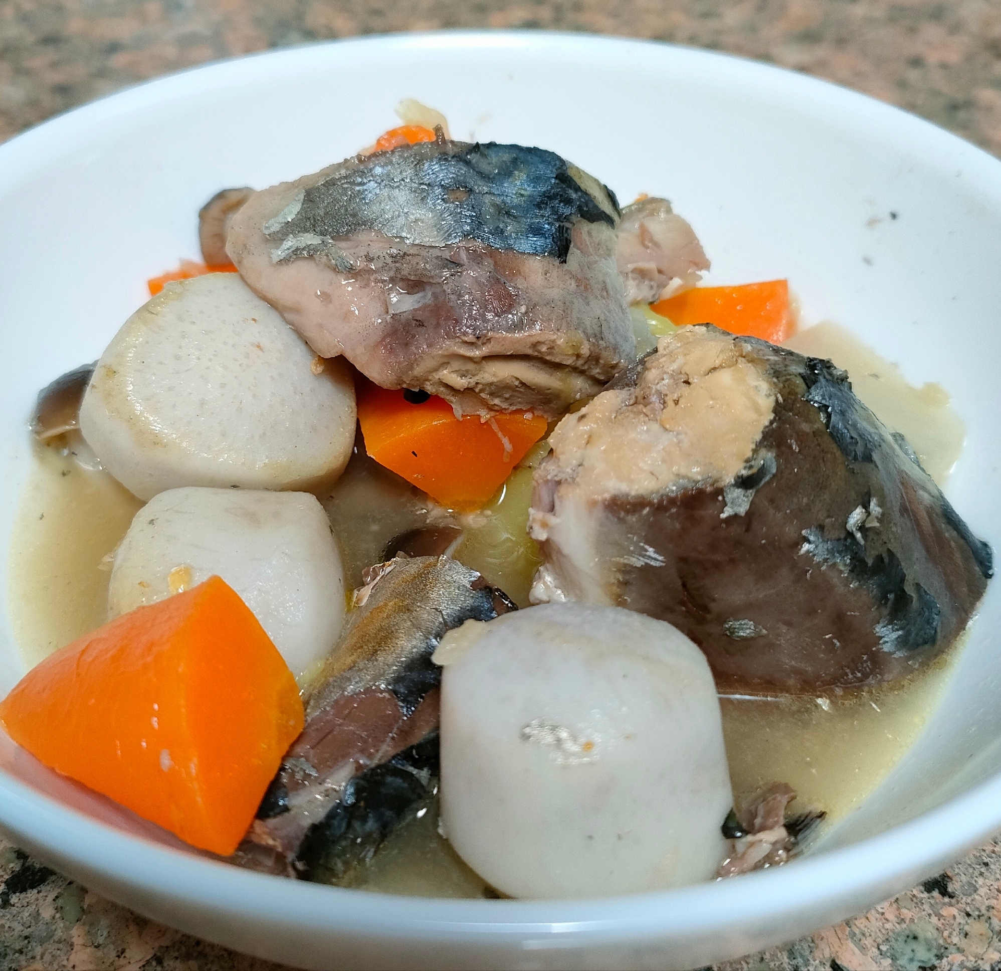 鯖缶の塩生姜煮