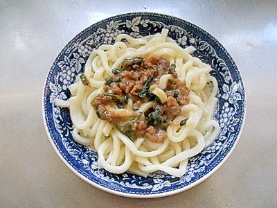 【青じそ】青じそ風味の納豆うどん