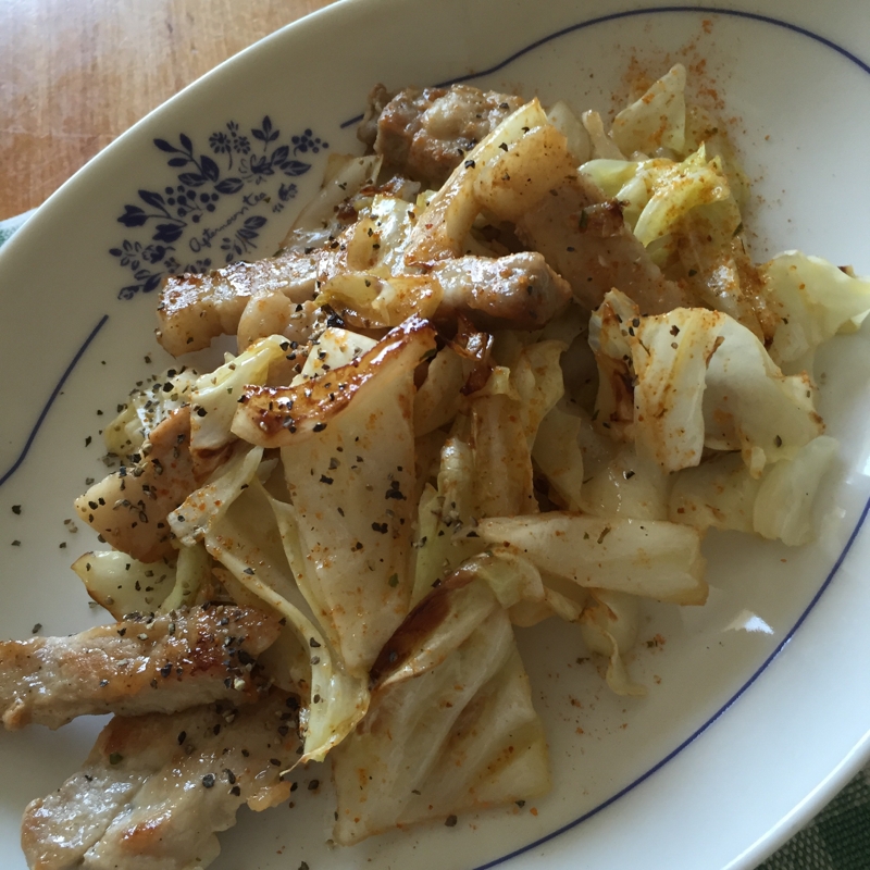 キャベツと豚肉のスパイス炒め