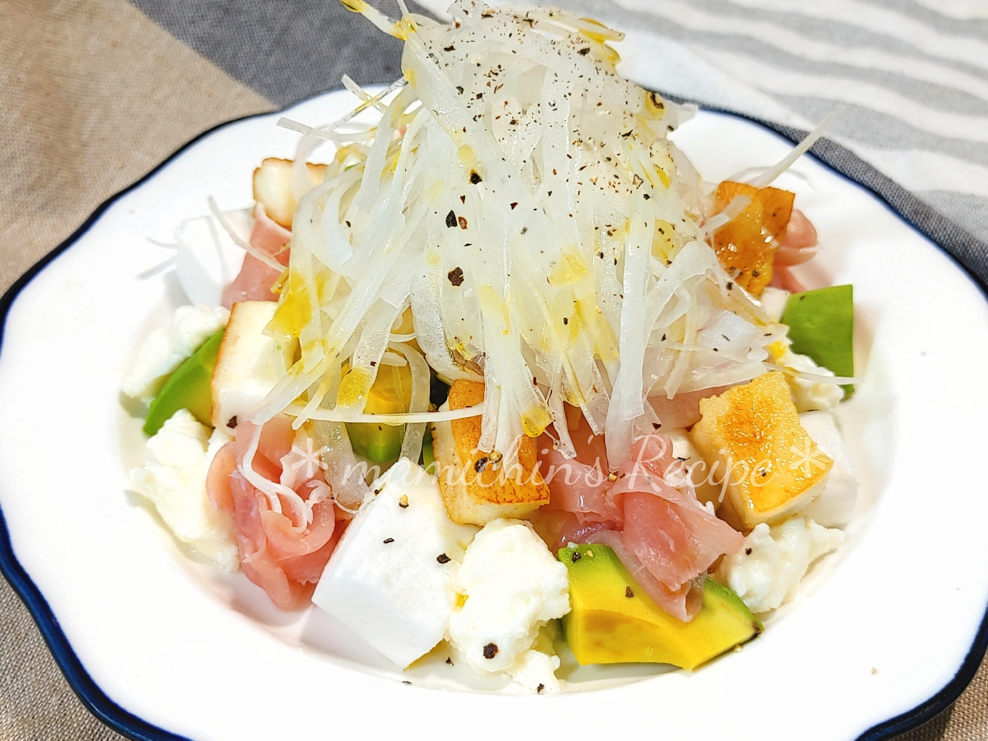 はんぺん＊モッツァレラ＊オニオンのデリ風Salad