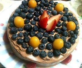 ベジタリアンのショコラフルーツデコレーションケーキ