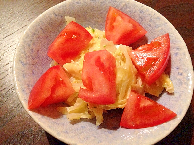 蒸しキャベツとツナとトマトのサラダ