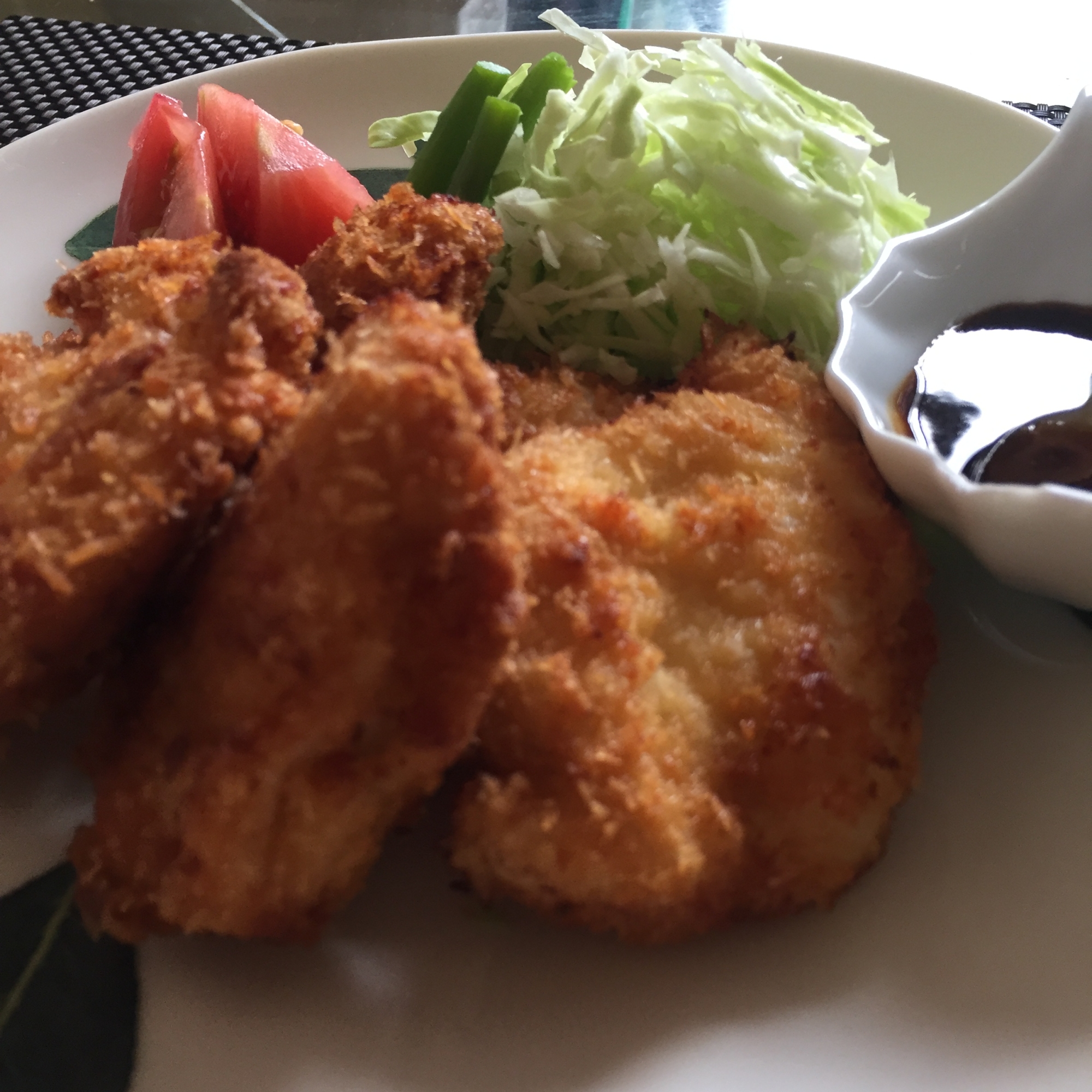 鶏胸肉のチキンカツ☆エスニックソースで