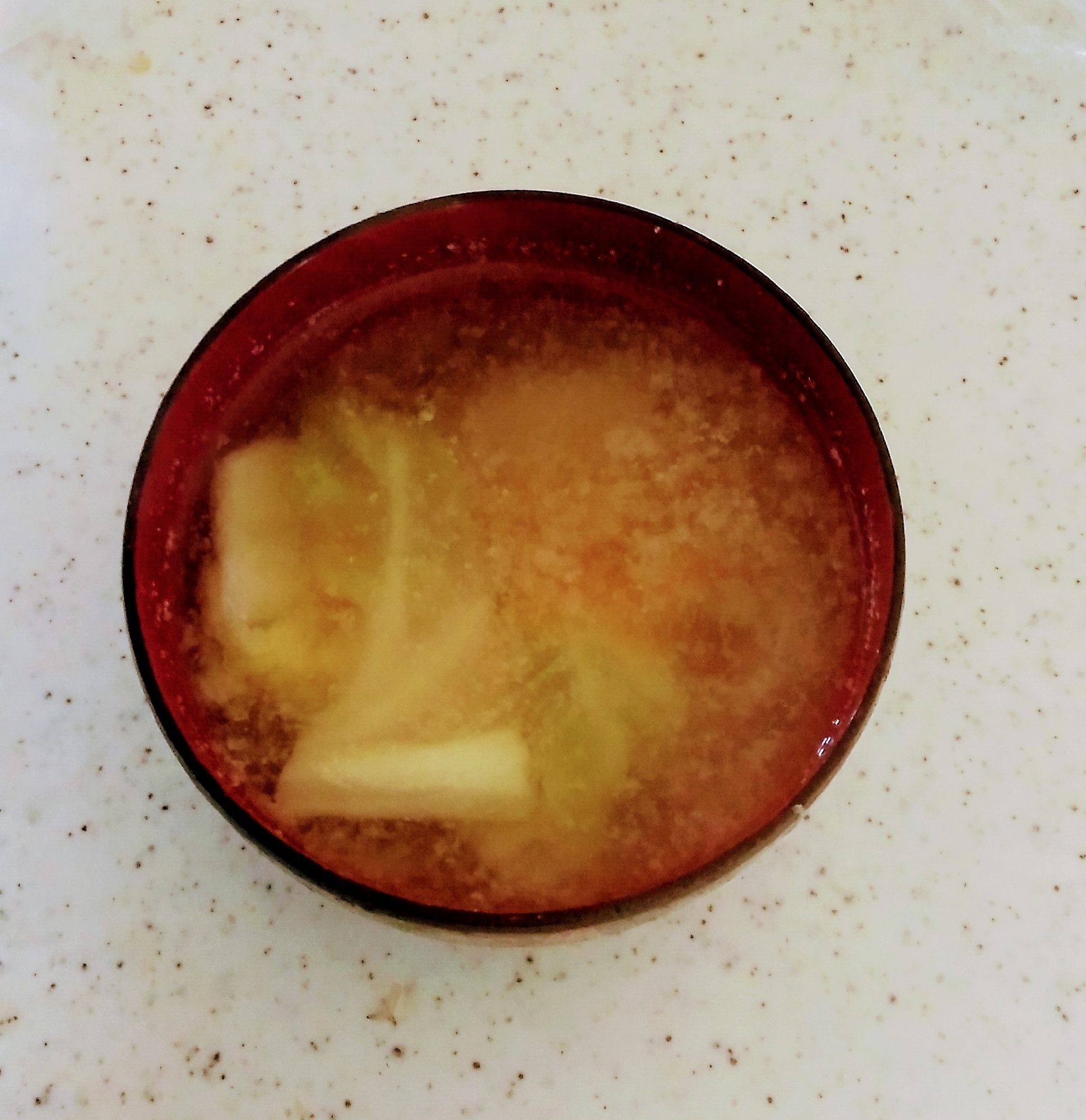 キャベツと人参の味噌汁