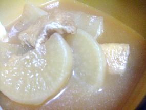 塩麹で◎大根・ちくわ・油揚げの煮物