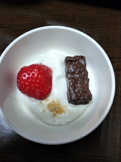 こんばんは。デザートに。いちごとブラックサンダーのせて美味しくできました(>ω<)レシピ有難うございました。