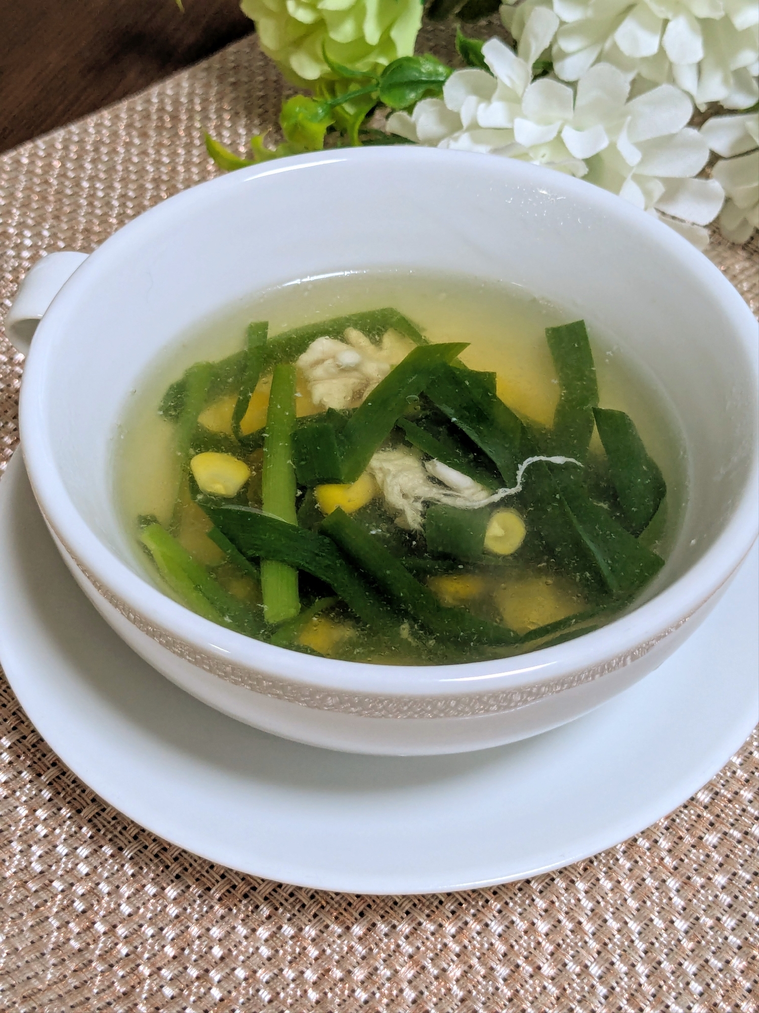 鶏むね肉の湯で汁で♡簡単ニラスープ