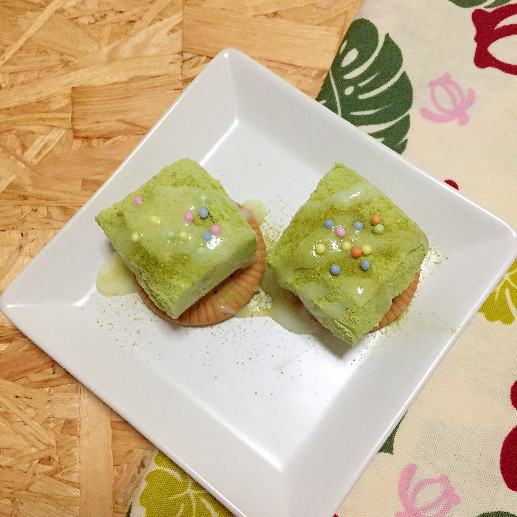 ビスケットと抹茶のアイスクリーム♪