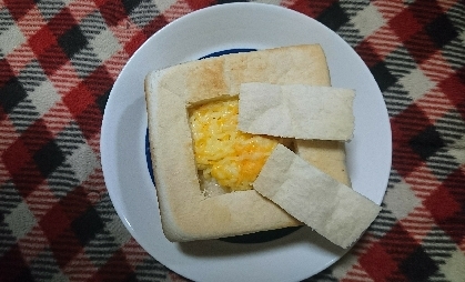 食パンを鍋に見立てて☆東のまるごと鍋♪