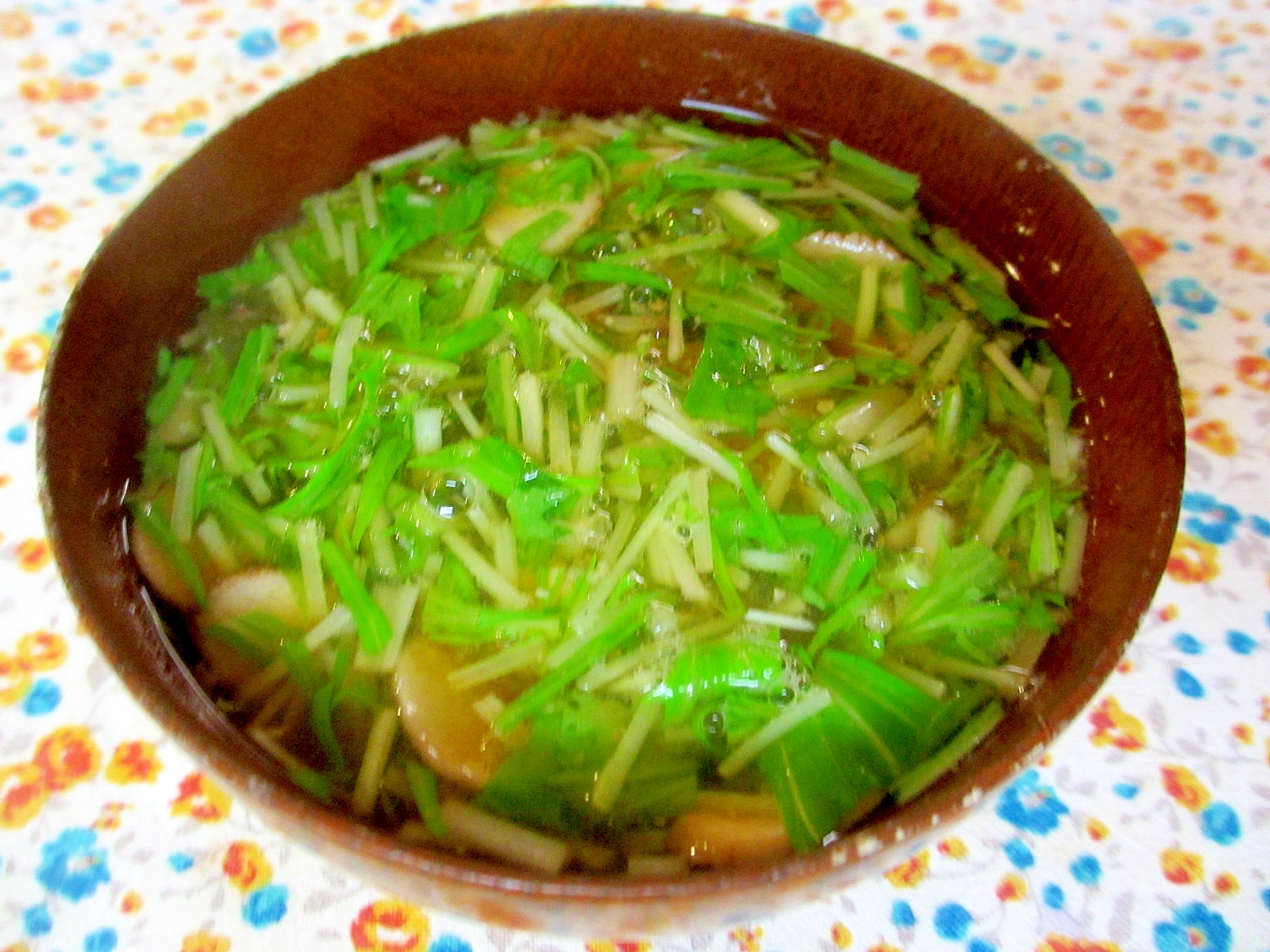 水菜とエリンギの味噌汁