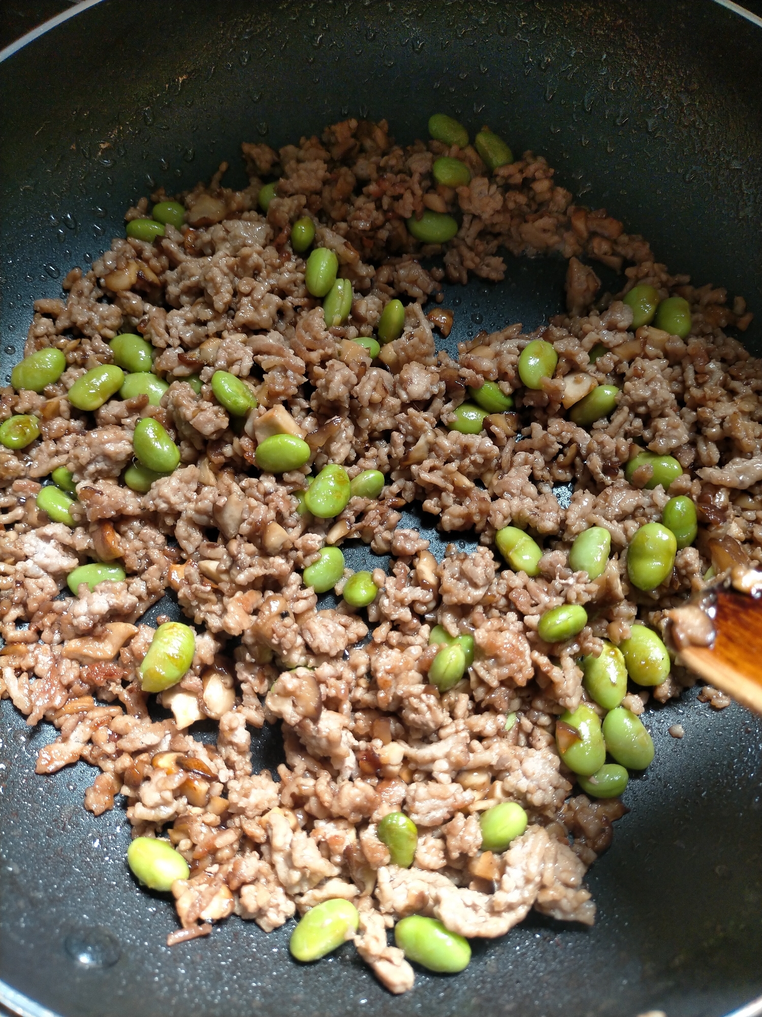 豚ひき肉と椎茸と枝豆のそぼろ