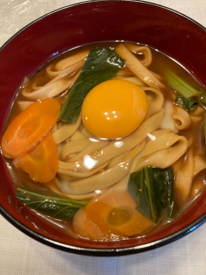 ほうれん草入り味噌煮込みうどん月見のせ