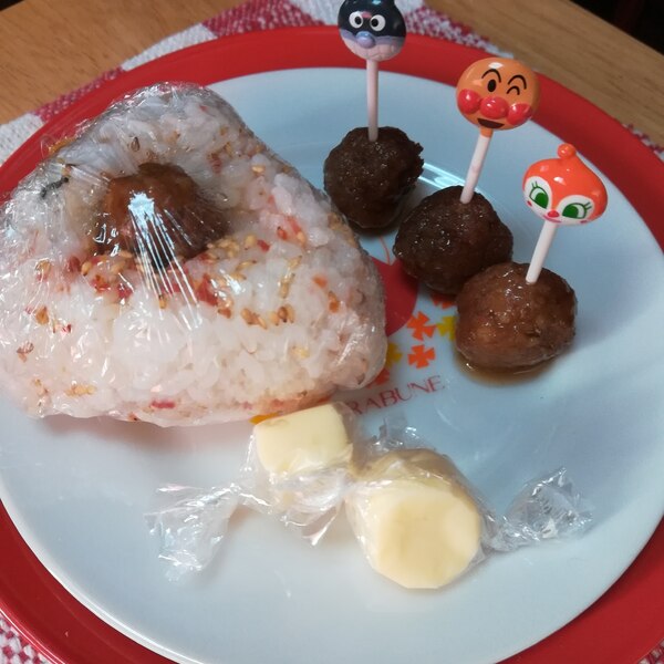 元気な子ども の朝ごはん ミートボールおにぎり レシピ 作り方 By こってぃさん 楽天レシピ 元気な子ども の朝ごはん ミートボールおにぎり レシピ 作り方 By こってぃさん 楽天レシピ