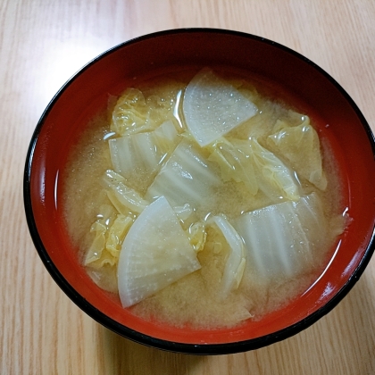 白菜と大根の味噌汁