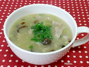 ネギ生姜たっぷりの豚肉スープ