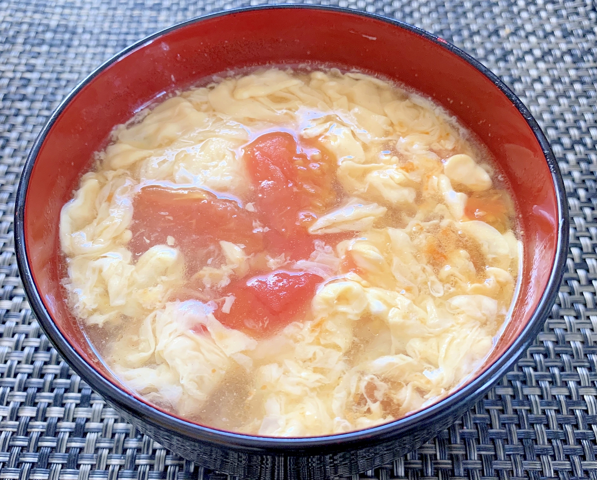 豆腐とトマトとふわふわ卵の酸辣湯