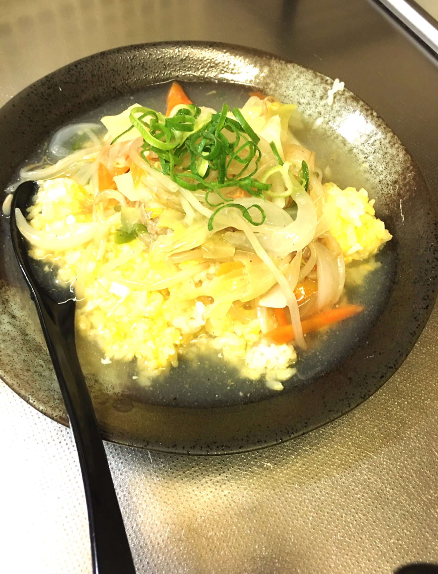 残った八宝菜でバター風味の中華丼★